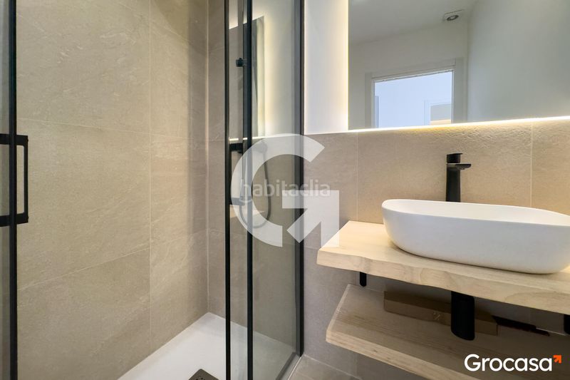 Foto 7cf11900-f49a-461e-b69c-8ea46487a5c6. Pis amb calefacció a Sants-Badal Barcelona