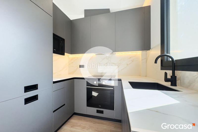 Foto abf7838e-cef6-4d15-9d7f-d9d15a17df38. Pis amb calefacció a Sants-Badal Barcelona