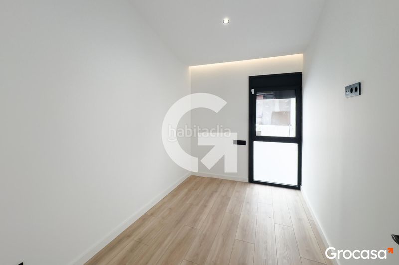 Foto e1c76728-a1c7-49bd-b98e-14e1500b169c. Pis amb calefacció a Sants-Badal Barcelona