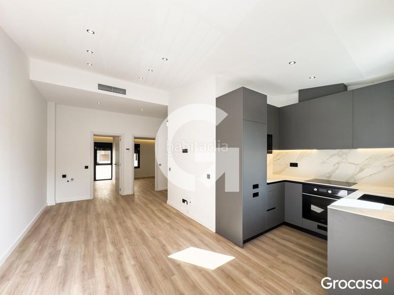 Foto e7152d83-6a9c-4e43-8593-fbb499fe1b2d. Pis amb calefacció a Sants-Badal Barcelona