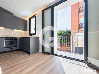 Appartement à Sants-Badal. Pisos totalmente reformados con balcon