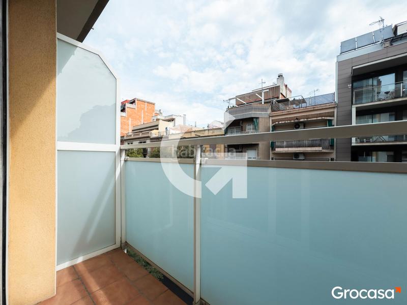 Foto 5790af33-c8dc-49f0-8ea0-fc300493d57a. Piso  con balcon en les corts en Sant Ramon - Maternitat Barcelona