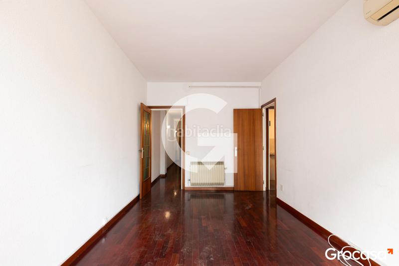 Foto 59727631-37b2-47ac-8399-a33d814b14cf. Piso  con balcon en les corts en Sant Ramon - Maternitat Barcelona