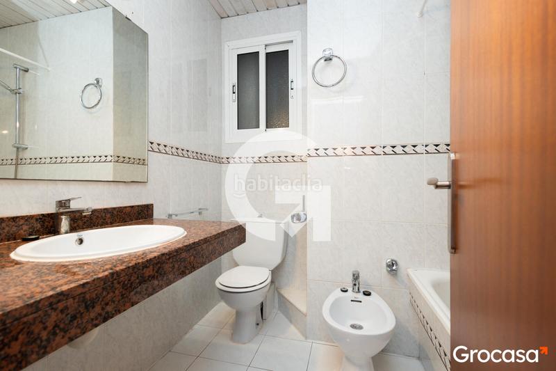 Foto 9c12b73c-0fdd-4f12-a380-8d122d336add. Piso  con balcon en les corts en Sant Ramon - Maternitat Barcelona