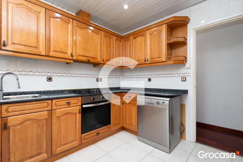 Foto ae9dbf76-21d9-4e9d-ba2d-780097e38144. Piso  con balcon en les corts en Sant Ramon - Maternitat Barcelona