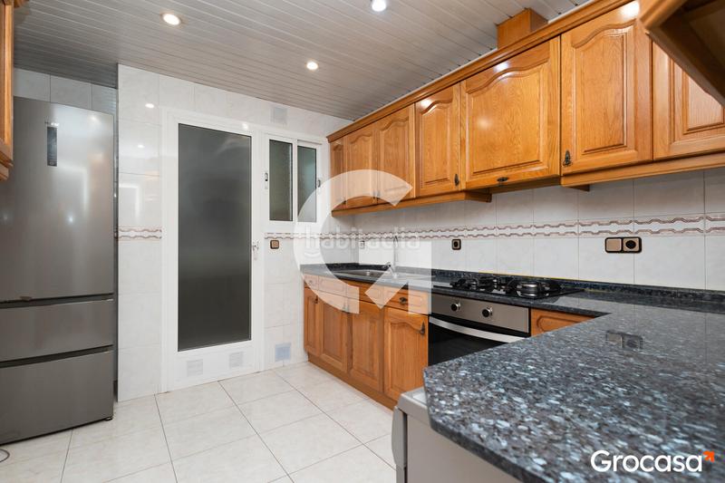 Foto dc5714b4-10d0-4eaf-953d-11b9fdacc0f6. Piso  con balcon en les corts en Sant Ramon - Maternitat Barcelona