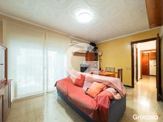 Pis a Horta. Piso de 4 habitaciones en horta