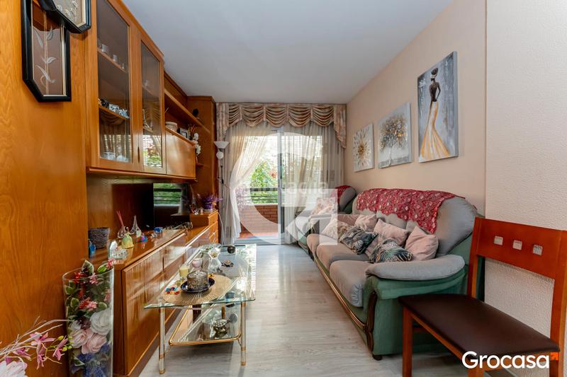 Foto 72b0b5a8-76ec-4429-a201-de90f28ab638. Pis a La Gavarra Cornellà de Llobregat