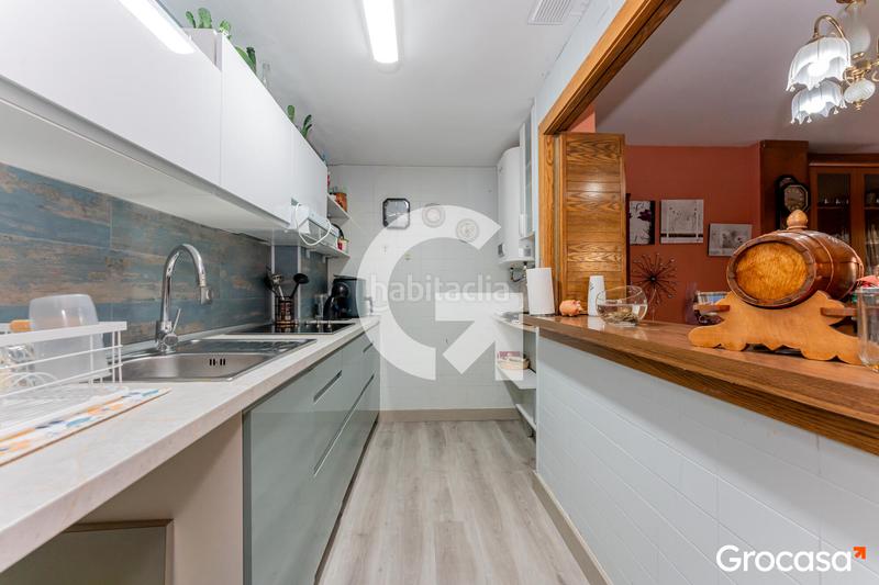 Foto 7a5f2d9b-454d-46b3-b5fa-9df6a1d3cca4. Pis a La Gavarra Cornellà de Llobregat