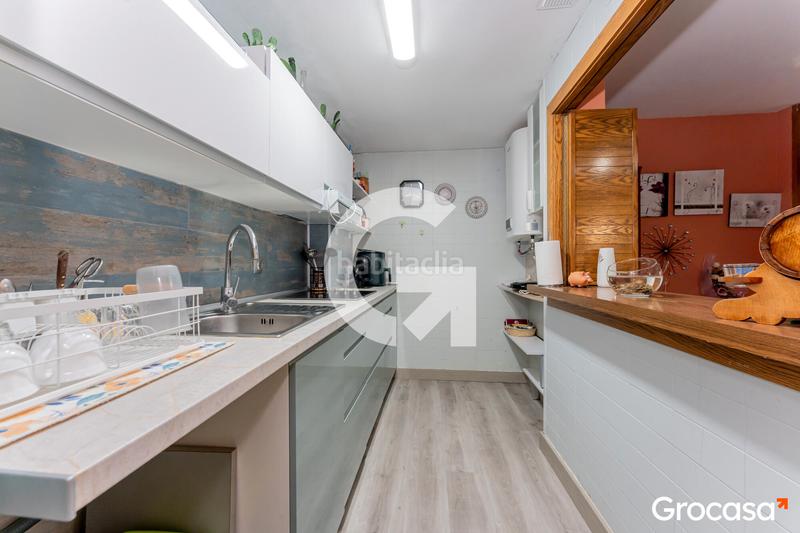 Foto dfe7fc3d-4134-40d9-9f6e-3b966cf76de8. Pis a La Gavarra Cornellà de Llobregat