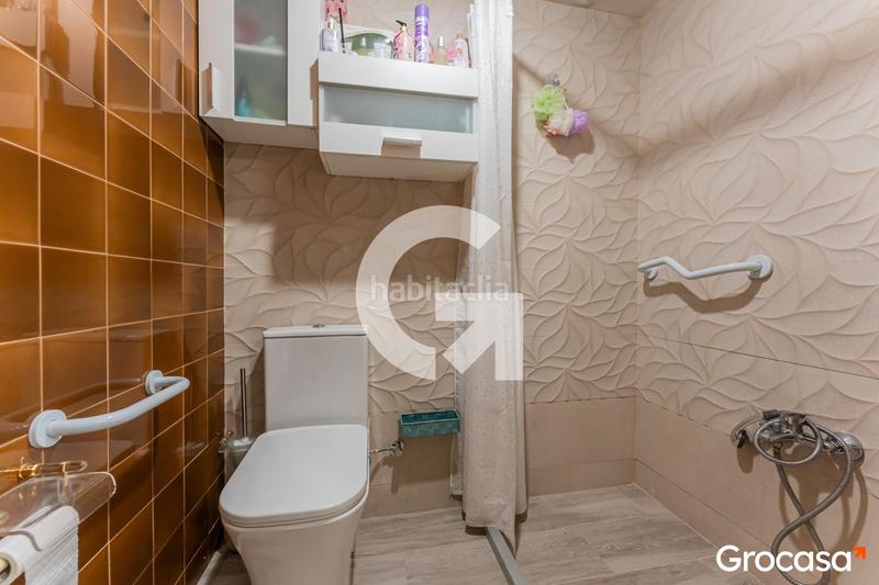 Foto eedeedab-f810-4ce5-9683-8c422c2dc45c. Pis a La Gavarra Cornellà de Llobregat