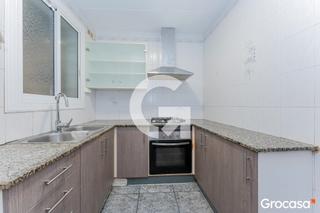 Etagenwohnung  Av baix llobregat. Luminoso piso exterior con orientación sureste y gran potencial