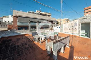 Ático  Cl pi i margall. Atico con gran terraza en plaza catalunya