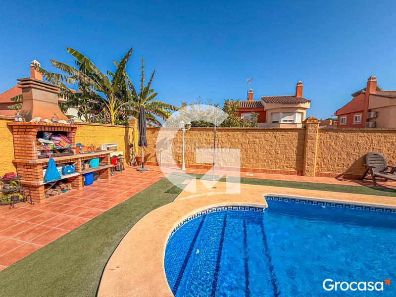 Foto b642a160-4e86-439a-a5e7-0cb44f993bca. Casa con parcheggio piscina in El Tomillar Torre del Mar