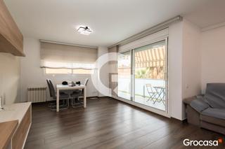 Piso en Sagnier-Plaça de Catalunya. Amplio y luminoso piso en el prat de llobregat con excelentes ac