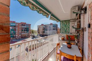 Etagenwohnung  Cl emporda. Amplio, exterior con ascensor y balcón