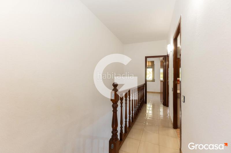 Foto 1a3fe826-3601-41fb-969b-0ea55de3f636. Maison jumelée avec chauffage parking dans Vinyets-Molí Vell Sant Boi de Llobregat