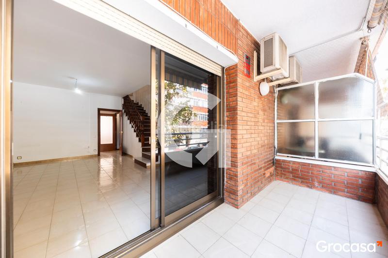 Foto 2b8ae4aa-0288-4eb9-9f3d-85533caa865a. Maison jumelée avec chauffage parking dans Vinyets-Molí Vell Sant Boi de Llobregat