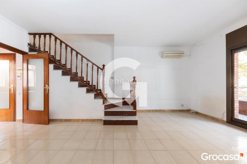 Foto 412aa4b8-cb0b-424c-b39b-383ef7f1ab0c. Maison jumelée avec chauffage parking dans Vinyets-Molí Vell Sant Boi de Llobregat