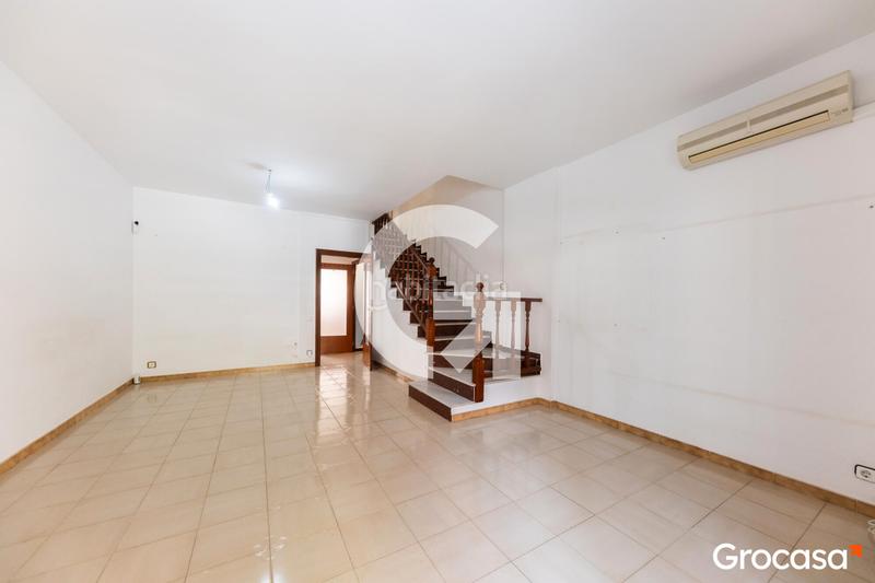 Foto 5c401a3c-0396-44c6-96fd-324cfab1bed5. Maison jumelée avec chauffage parking dans Vinyets-Molí Vell Sant Boi de Llobregat