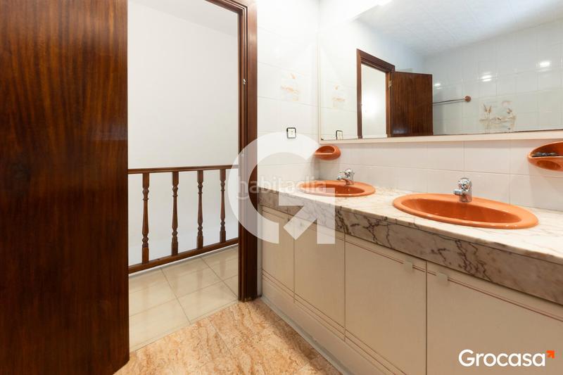 Foto 8009aa10-022f-49a8-b691-4597fcc17db4. Maison jumelée avec chauffage parking dans Vinyets-Molí Vell Sant Boi de Llobregat