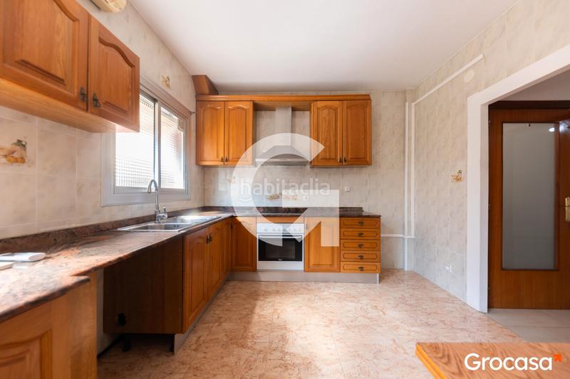 Foto debaa528-f459-48a4-9d61-3f34e5134c0f. Maison jumelée avec chauffage parking dans Vinyets-Molí Vell Sant Boi de Llobregat