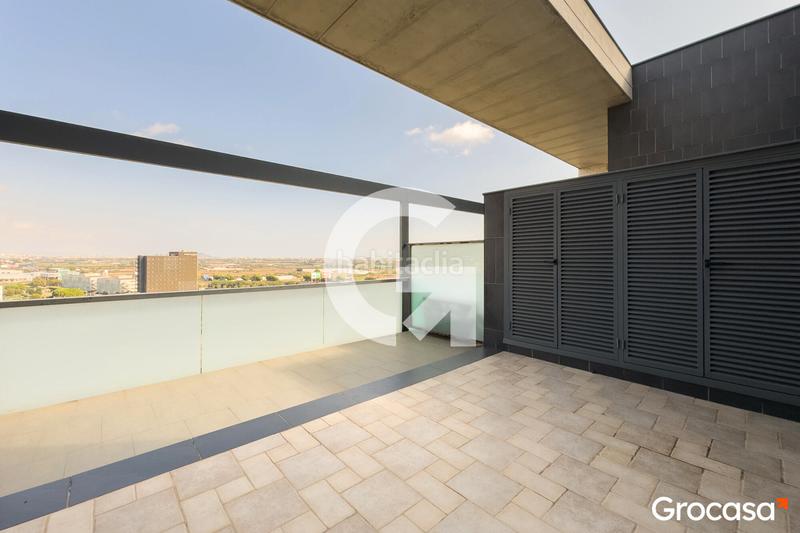 Foto 16e17e95-052b-40e9-9f92-e1321c48d107. Àtic amb calefacció aparcament piscina a Vilamarina Viladecans