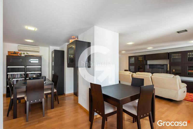 Foto 2074aaf6-2bda-4bf8-ae0f-59296a78c8f1. Àtic amb calefacció aparcament piscina a Vilamarina Viladecans