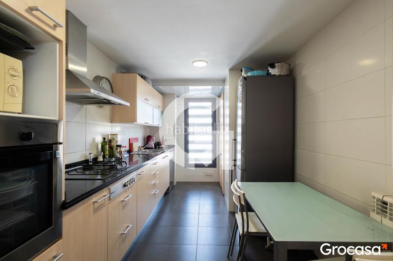 Foto 21729910-38b4-4658-b79e-b07d1d5022f6. Àtic amb calefacció aparcament piscina a Vilamarina Viladecans