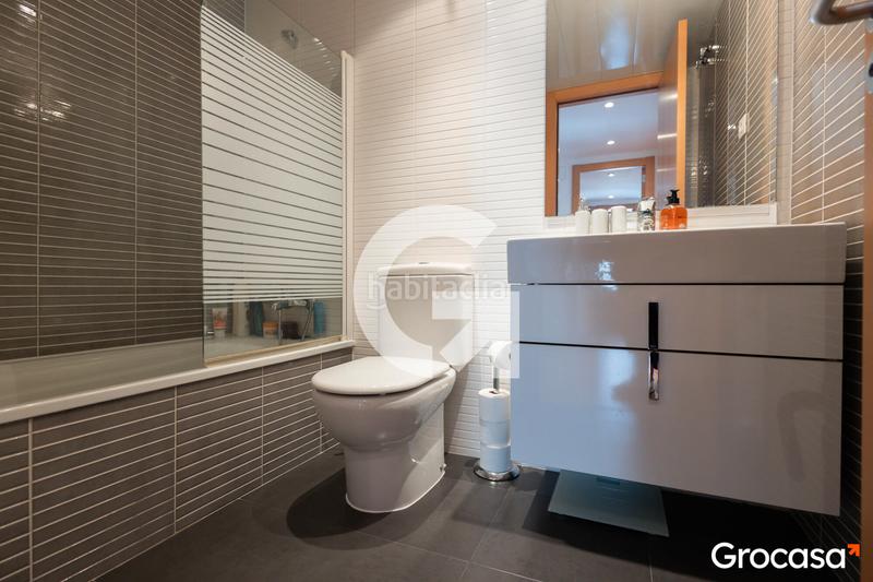 Foto 228b50f3-f527-495a-b014-70c53b4f1a40. Àtic amb calefacció aparcament piscina a Vilamarina Viladecans