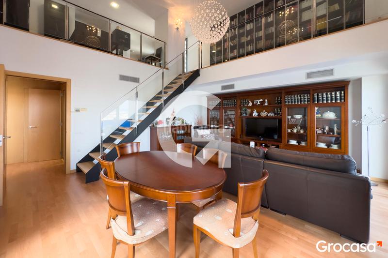 Foto 2f460ec5-ef50-4c3f-be3f-4a4289f96429. Àtic amb calefacció aparcament piscina a Vilamarina Viladecans