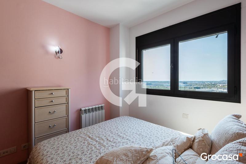 Foto 4bb90626-2227-4830-b9ef-9ecb934dbd37. Àtic amb calefacció aparcament piscina a Vilamarina Viladecans