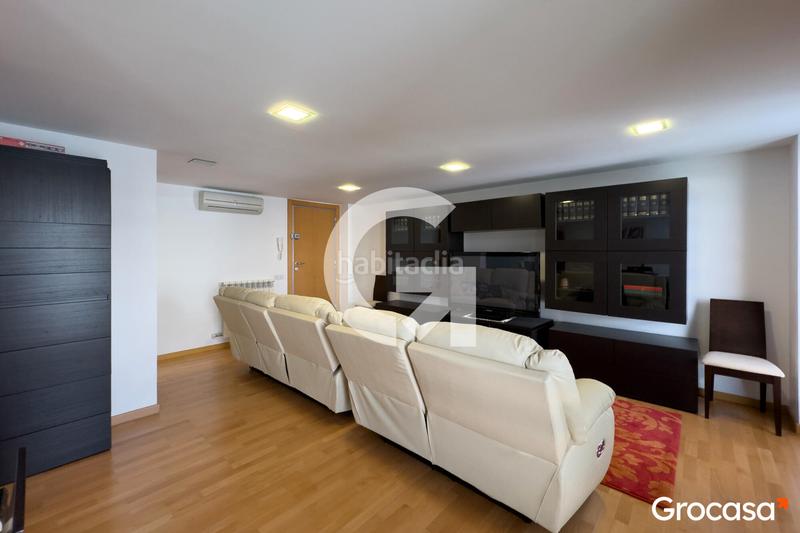 Foto 578a963f-92cf-4de3-89d9-3884fbe6c211. Àtic amb calefacció aparcament piscina a Vilamarina Viladecans