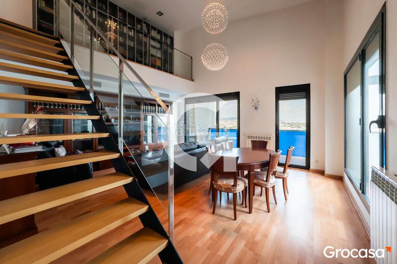 Foto 5fc62840-d520-47cc-a858-80f034852247. Àtic amb calefacció aparcament piscina a Vilamarina Viladecans