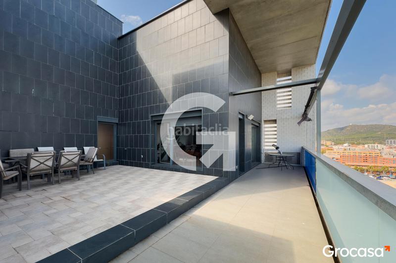 Foto 877c878a-6a7e-48ab-9d2a-6d03b87dd9f5. Àtic amb calefacció aparcament piscina a Vilamarina Viladecans