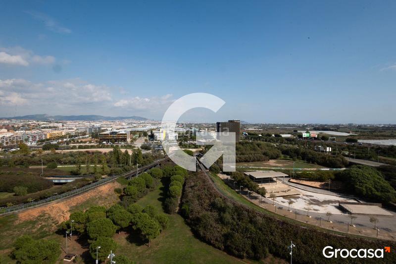 Foto d0b55f05-43b6-42e5-b380-953915bd8863. Àtic amb calefacció aparcament piscina a Vilamarina Viladecans