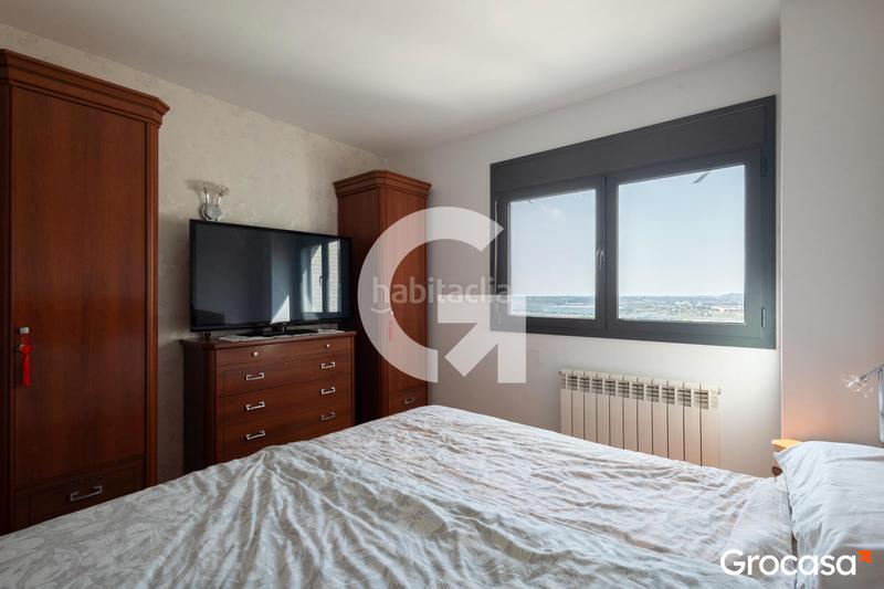 Foto db7a71e8-ab6a-41eb-a3fa-6d157c01718d. Àtic amb calefacció aparcament piscina a Vilamarina Viladecans