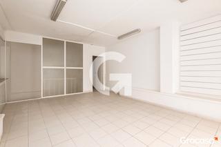 Geschäftsraum  Cl sigüenza. Local dúplex esquinero con potencial en el carmel