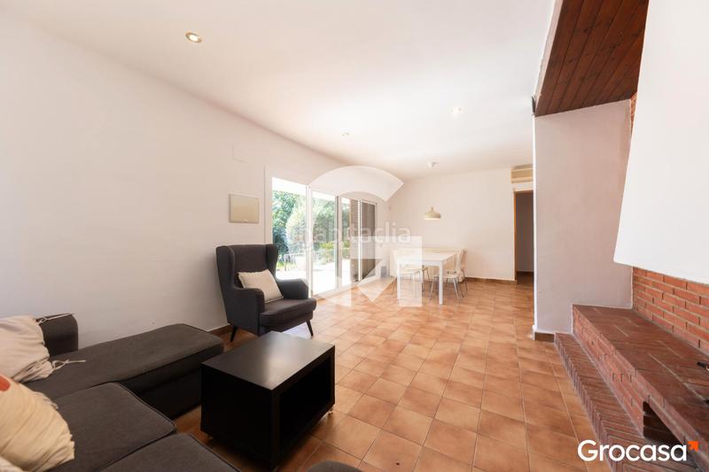 Foto 926ad2d1-1401-4918-adcd-726004c92327. Chalet con riscaldamento parcheggio in Granvía-Mar Castelldefels