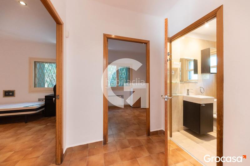 Foto e49c2b3b-5df1-4348-a06c-2773a28dbec3. Chalet con riscaldamento parcheggio in Granvía-Mar Castelldefels