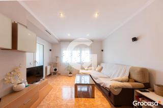 Pis  Cl canonge doctor auguet. Espectacular piso amplio con terraza y parking!