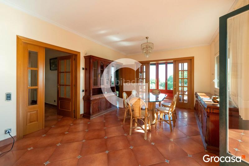 Foto 1e2b51fd-dfd3-4e80-adc8-d4254674ec51. Chalet con riscaldamento parcheggio piscina in Urbanitzacions Mataró