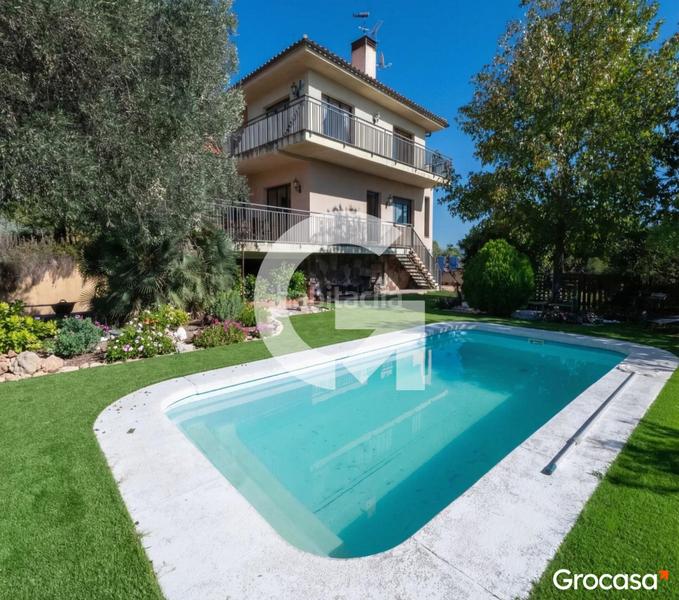 Foto 414720e0-314f-4f66-94c2-85bf65a97715. Chalet con riscaldamento parcheggio piscina in Urbanitzacions Mataró