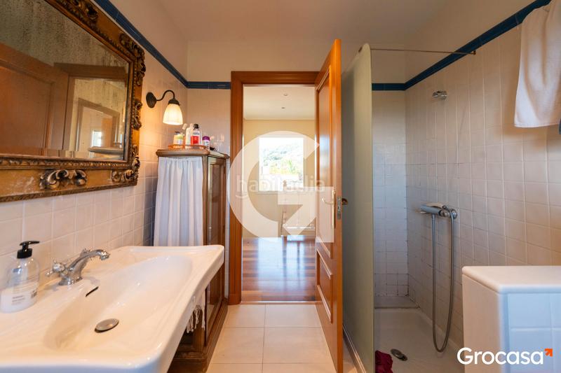 Foto 7381bd4f-f047-4b54-bd1c-b237ba83cc89. Chalet con riscaldamento parcheggio piscina in Urbanitzacions Mataró