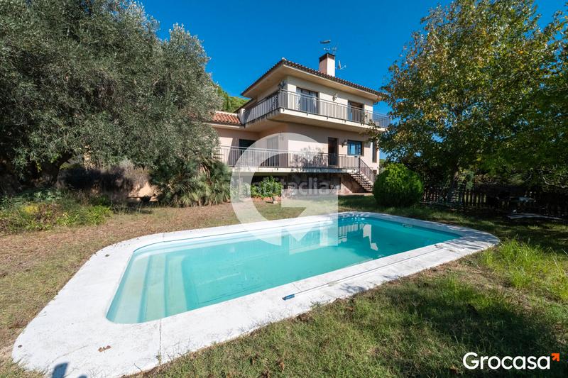 Foto e2c0e725-4e25-4cfb-93b5-6fe7f7165fb4. Chalet con riscaldamento parcheggio piscina in Urbanitzacions Mataró