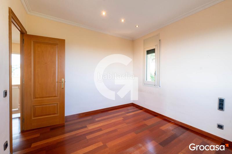 Foto e7da475c-d68e-4556-b17f-cfb9e2b251c7. Chalet con riscaldamento parcheggio piscina in Urbanitzacions Mataró