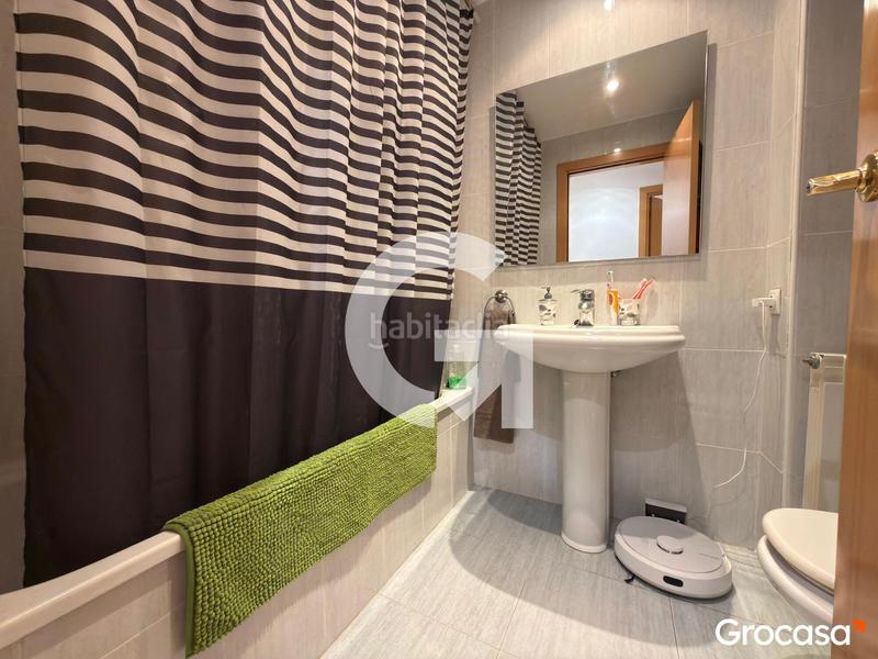 Foto 3dd45f65-a344-4493-936b-4ddbf06a9b1d. Pis amb calefacció aparcament piscina a Via Europa - Parc Central Mataró