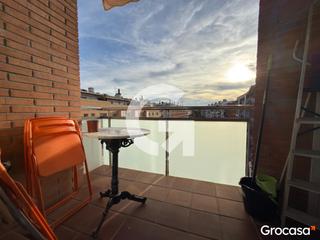 Flat  Cl salvador cruxent. Piso con piscina y parking comunitario en cirera