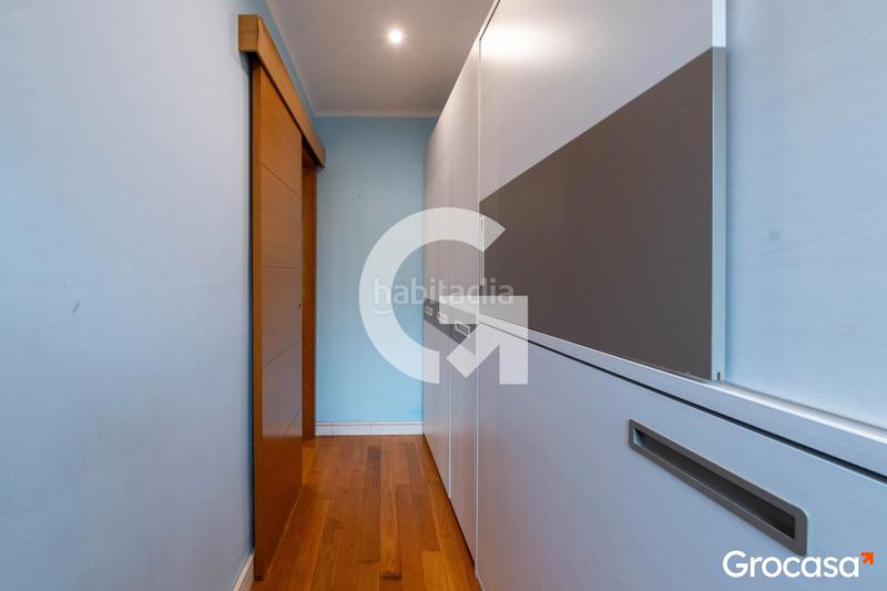 Foto 1e8729fb-582f-4348-b03c-bd4f9aad542c. Piso atico para entrar a vivir en El Raval Santa Coloma de Gramenet