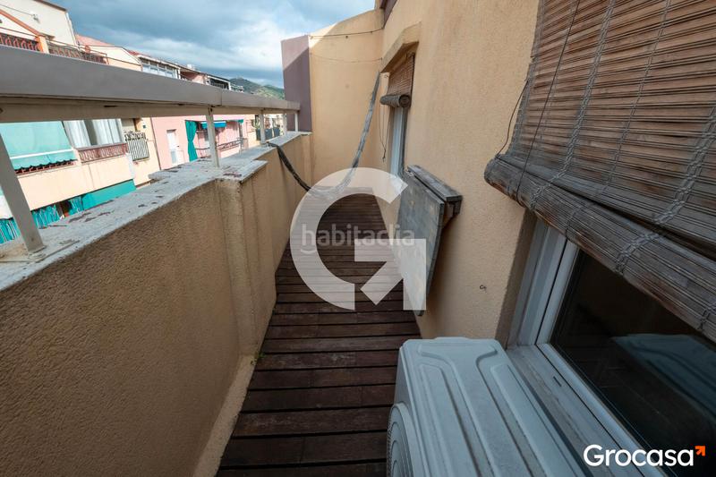 Foto 4d82b0ab-f470-4b21-9a86-c93fb0f7f4fa. Piso atico para entrar a vivir en El Raval Santa Coloma de Gramenet